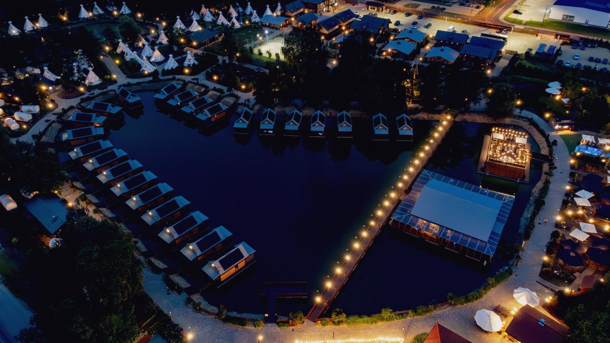 Western Camp Resort ซาตอร์ ภายนอก รูปภาพ